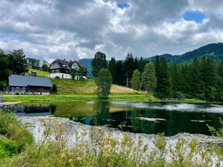 Travel Trailers With Generators: Complete Power Guide