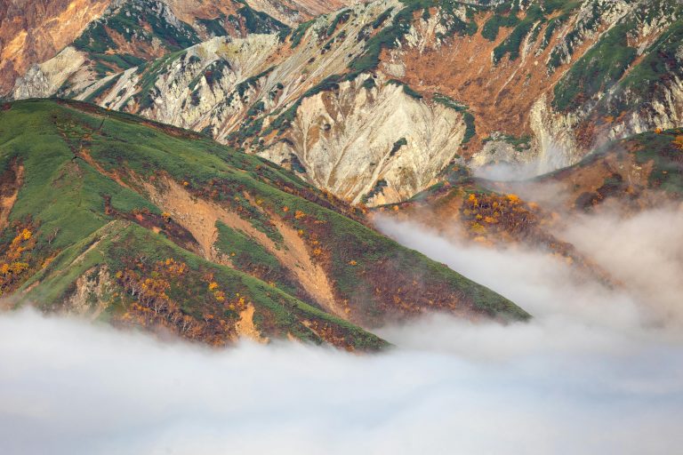 Camping in High Winds: Safety Risks, Wind Limits & Tips