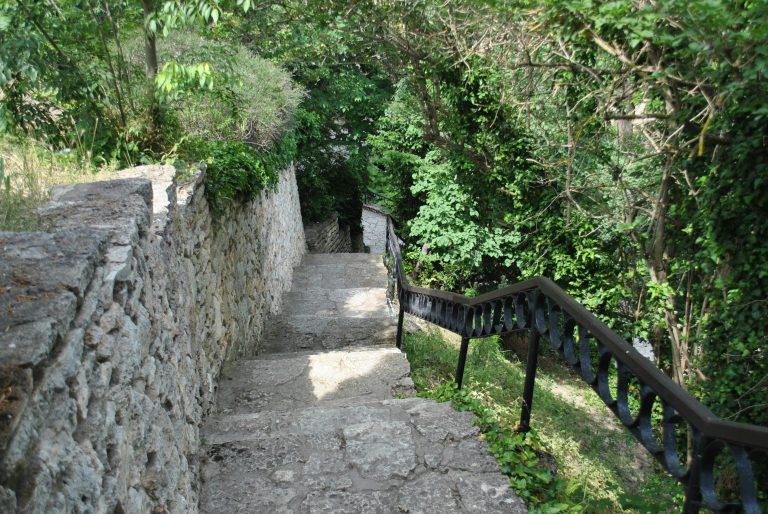 4WD Travel Trailers: Off-Road Camping & Setup Guide