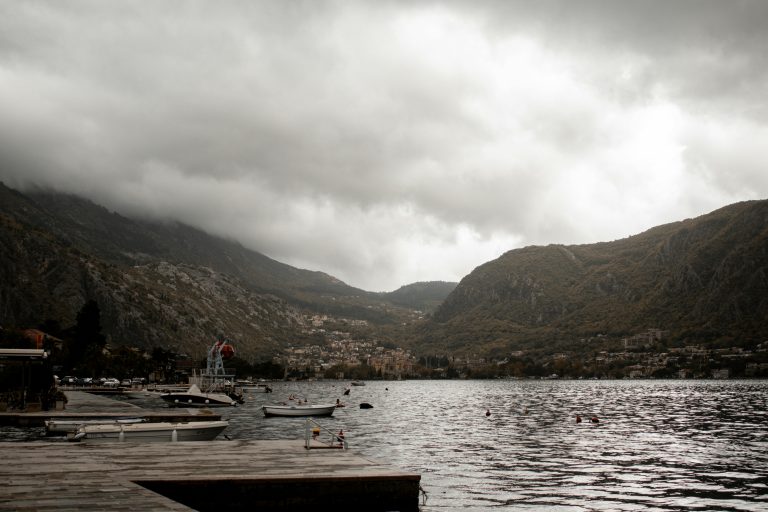 Travel Trailer Hitch Guide: Types, Setup & Safety Tips